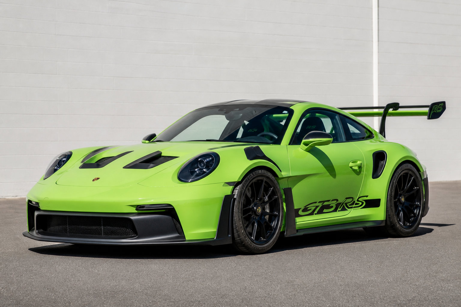 Porsche 911 GT3 RS: The Pinnacle of Track-Focused Engineering